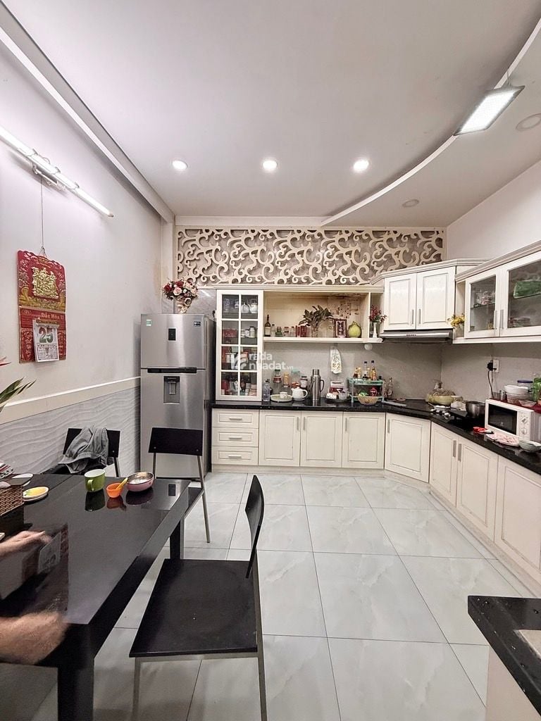 NHÀ ĐẸP 4 TẦNG – HIẾM – GIÁ TRỊ CAO - HẺM Ô TÔ - GIÁP QUẬN 10,11