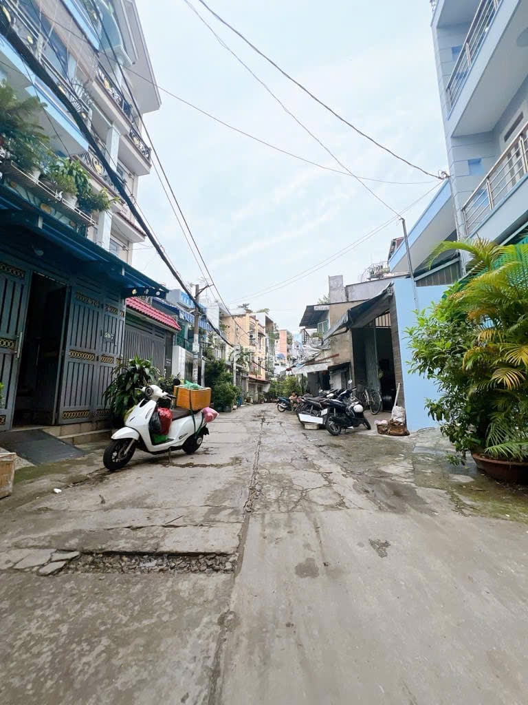 BÁN NHÀ 3 TẦNG 112m2, 1 SẸC,LIÊN KHU 10-11, DÒNG TIỀN 25tr - GÍA 8,7 TỶ