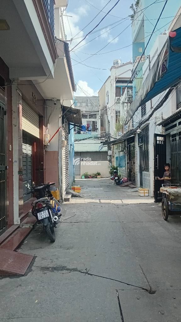HẺM XE HƠI SÁT NHÀ, LẠC LONG QUÂN, TÂN BÌNH, 60M2 CÓ KC Ở NGAY. GIẢM 350TR CHỈ CÒN 7.75T TL 