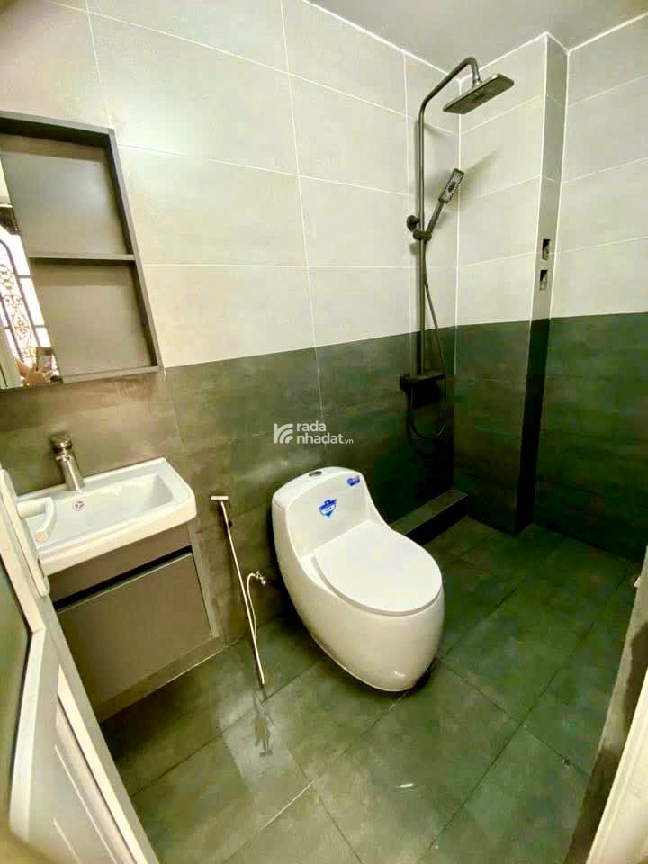 HXH NGUYỄN VĂN THƯƠNG, BÌNH THẠNH, 5.6M BỀ NGANG CÓ KC DỄ CẢI TẠO MỚI. GIẢM 550TR CHỈ 10.8T