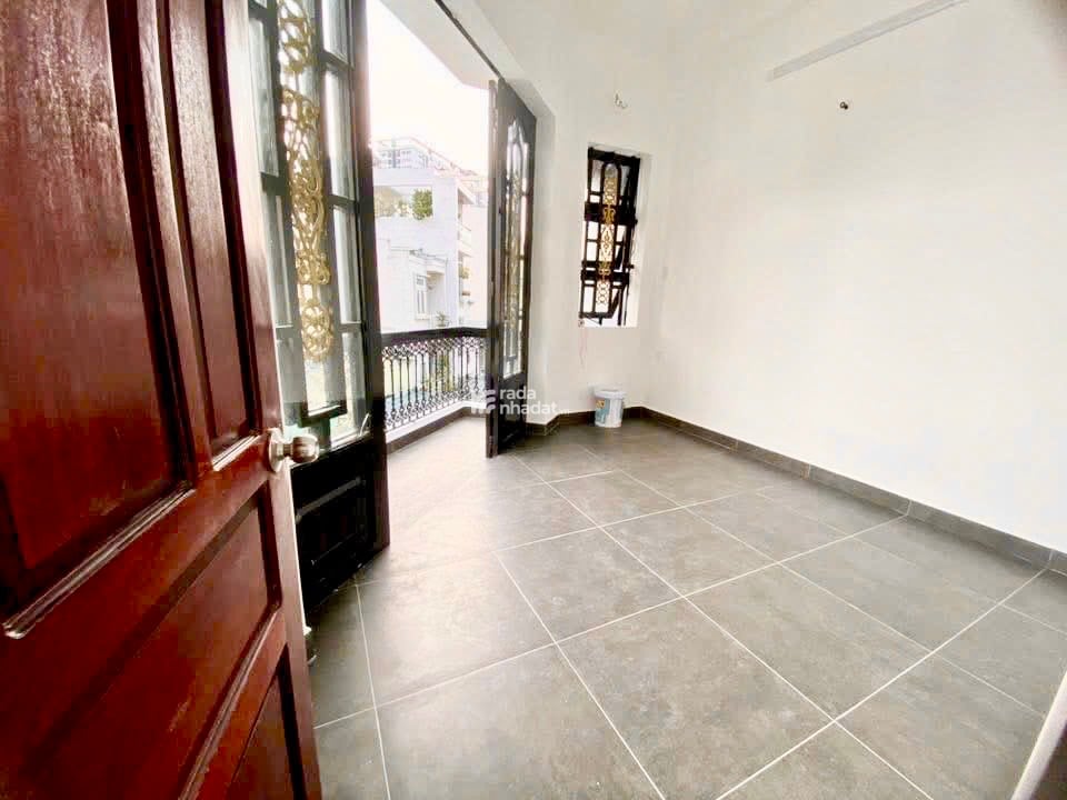 HXH NGUYỄN VĂN THƯƠNG, BÌNH THẠNH, 5.6M BỀ NGANG CÓ KC DỄ CẢI TẠO MỚI. GIẢM 550TR CHỈ 10.8T