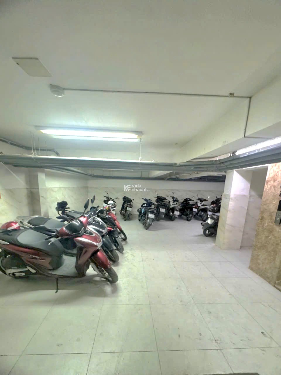 BÁN TÒA NHÀ VPCT 5 TẦNG HẦM ,THANG MÁY- 10x 20M - DÁ 33T