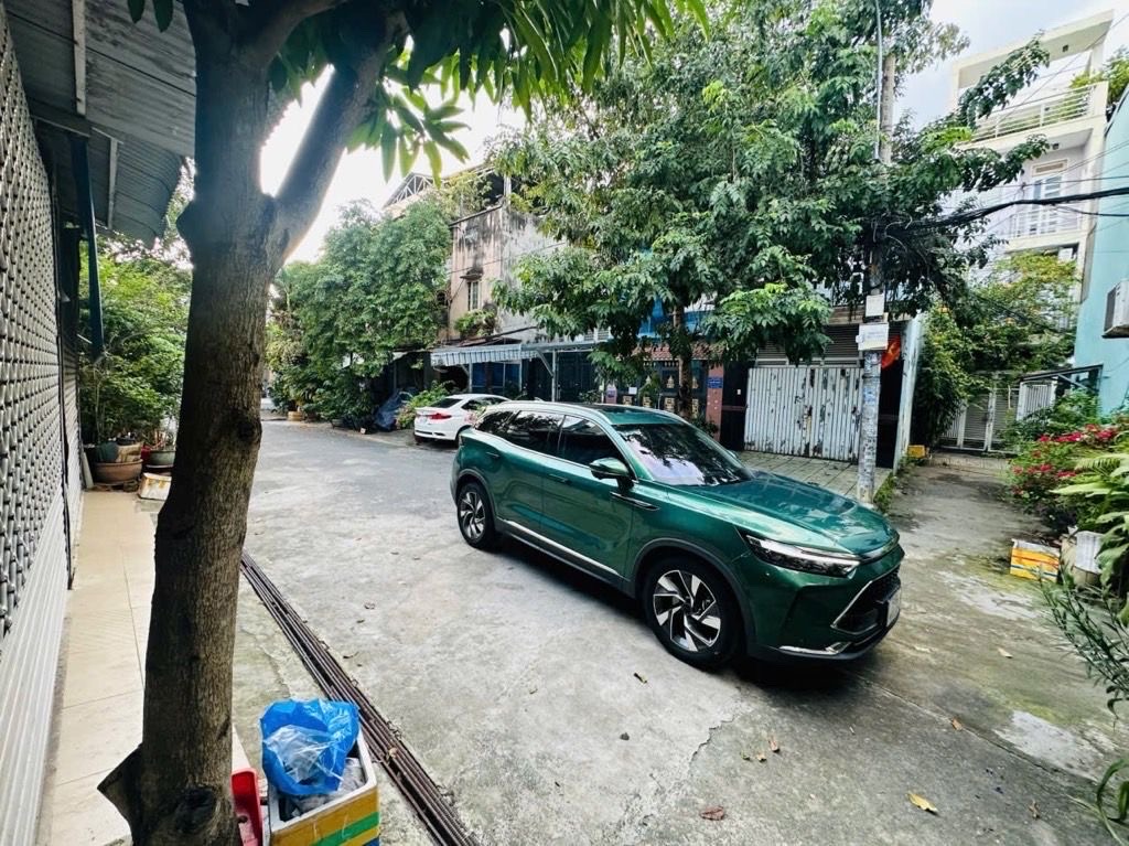 NGAY P.TÂN SƠN NHÌ - Ô TÔ NGỦ TRONG NHÀ - SHR VUÔNG VỨC A4 