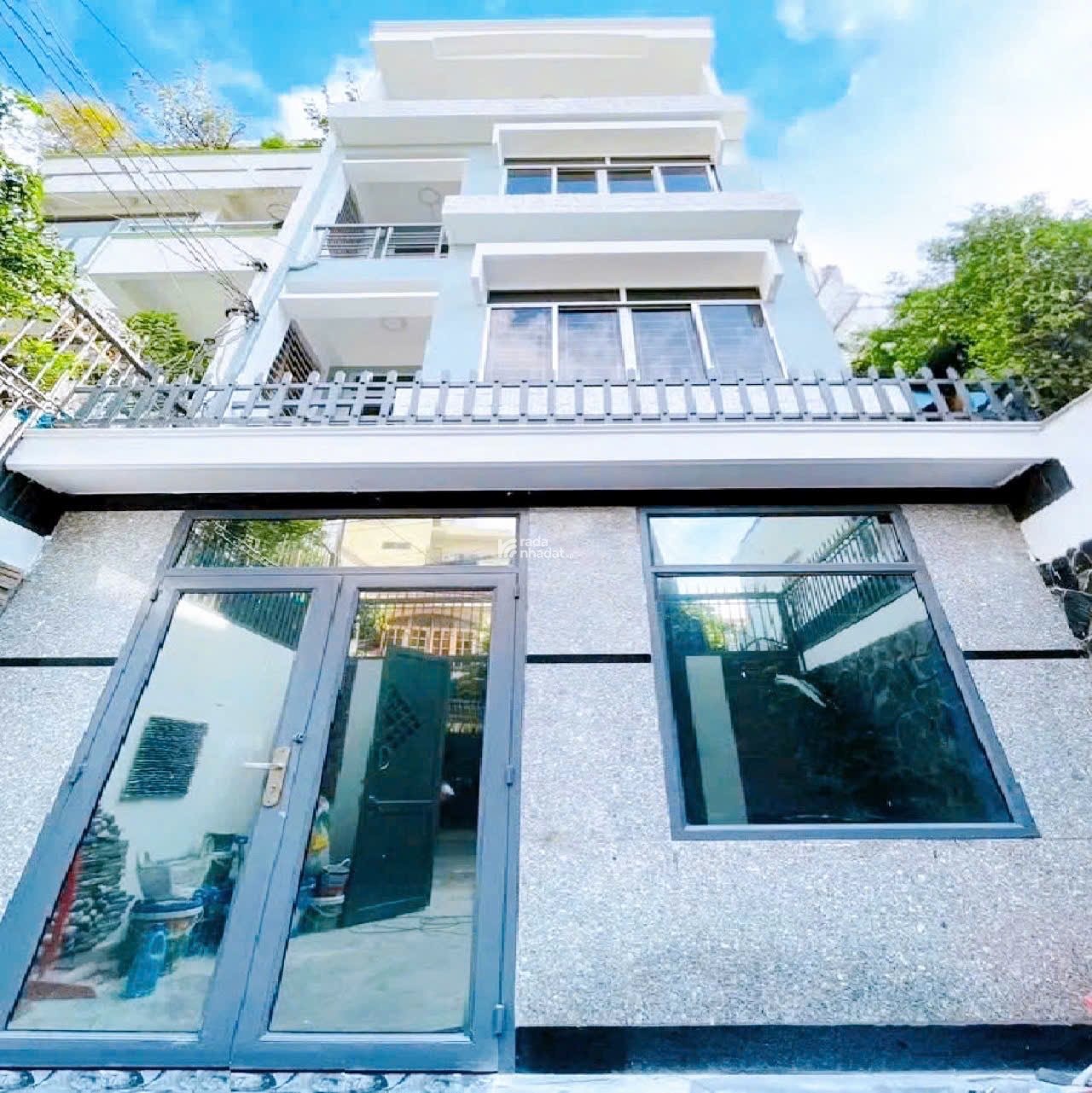 Nhà khu Vip QUẬN PHÚ NHUẬN - Mặt tiền Trần Hữu Trang - 4.6 x 14 m -5 Tầng - 13.5 tỷ