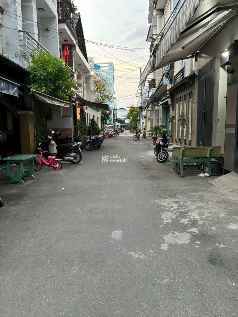 TRƯƠNG PHƯỚC PHAN, BÌNH TÂN, NHÀ 52M2 - 2 TẦNG 52M2, ĐƯỜNG 8M XE TẢI, SỔ ĐẸP HOÀN CÔNG ĐỦ 