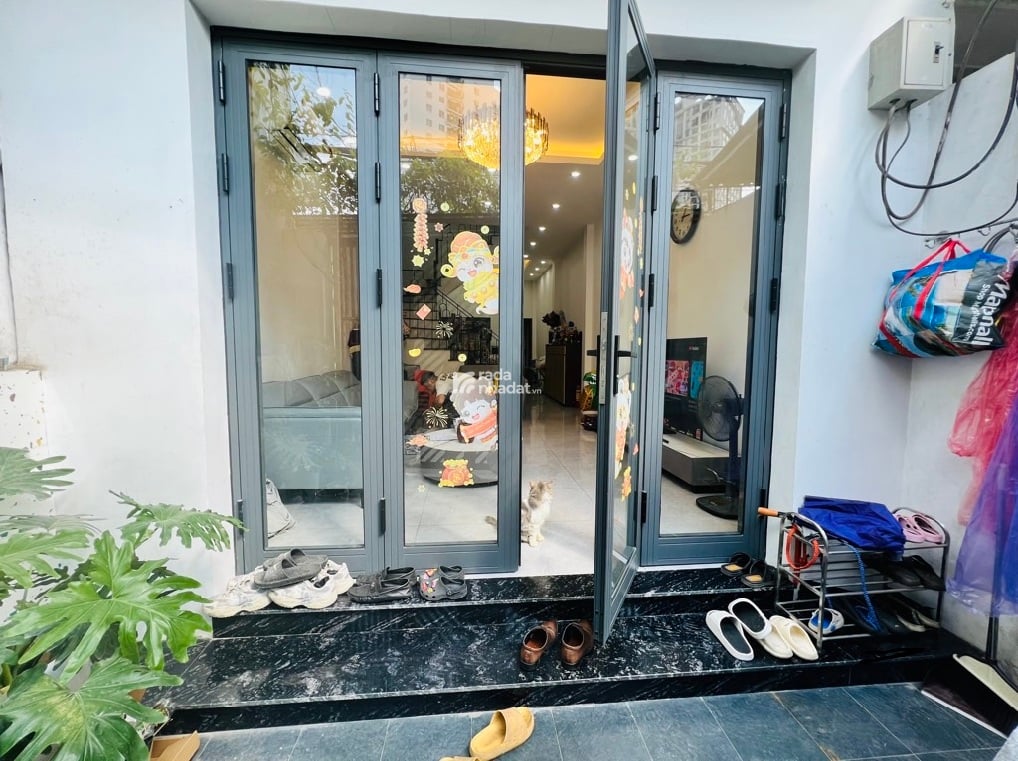 CẦU GIẤY - 60M2 - SỔ VUÔNG - NỞ HẬU - Ô TÔ 5 TẠ GHÉ CỬA - 12.5 TỶ