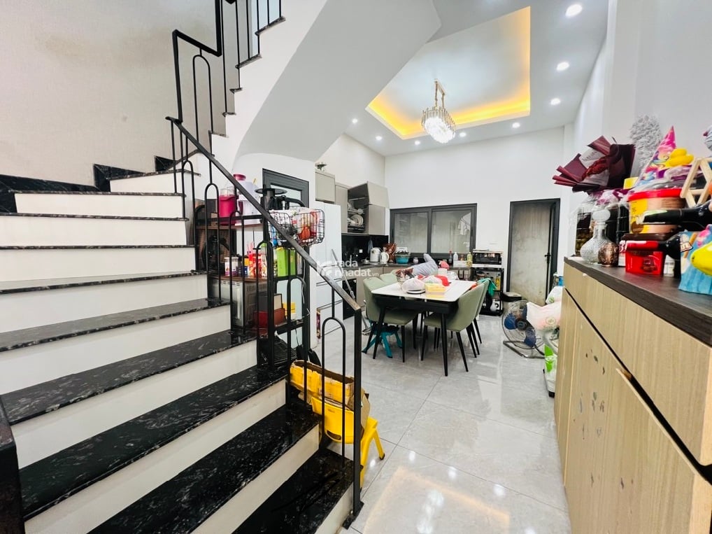 CẦU GIẤY - 60M2 - SỔ VUÔNG - NỞ HẬU - Ô TÔ 5 TẠ GHÉ CỬA - 12.5 TỶ