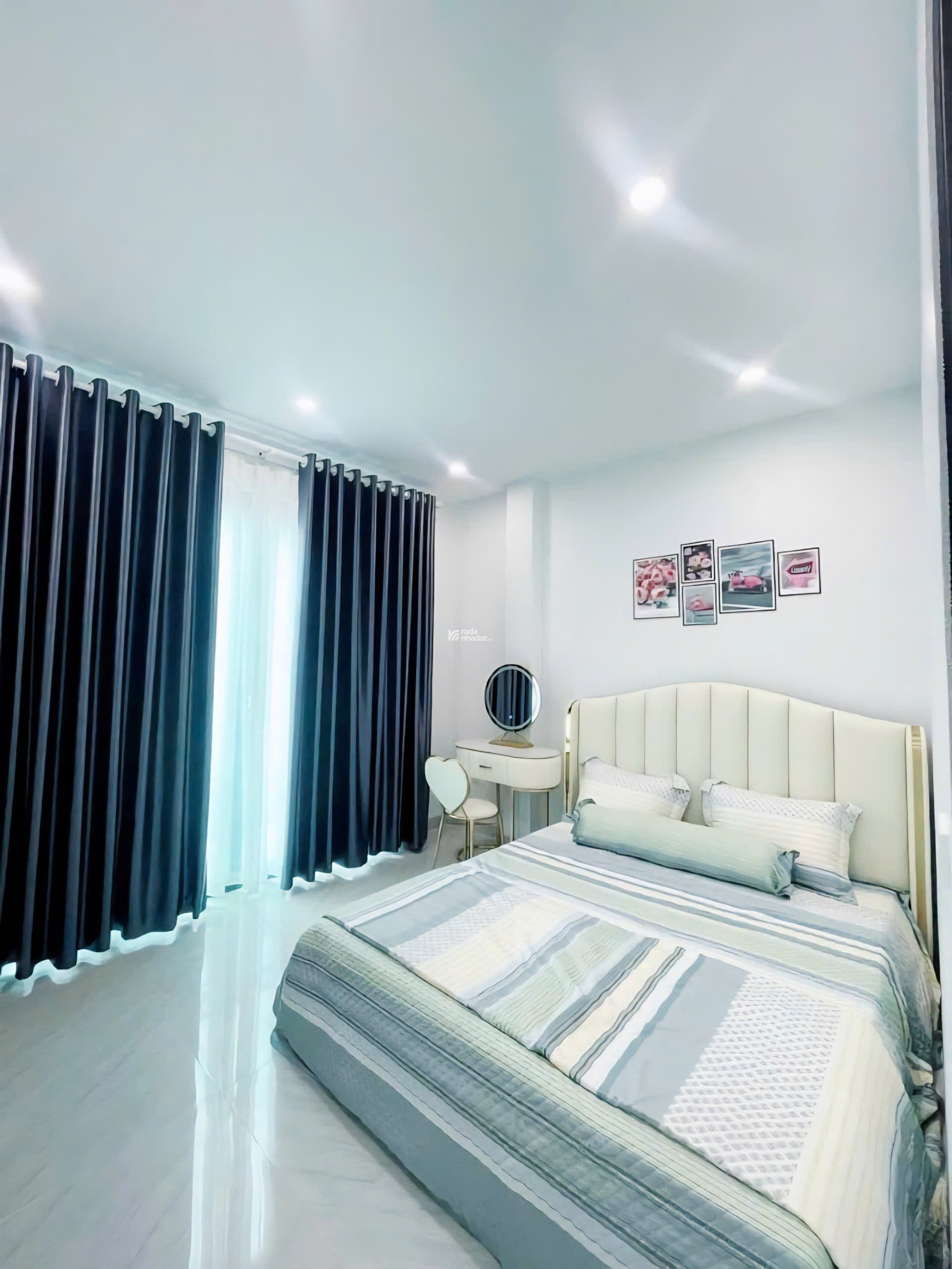Bán nhà Hoàng Hoa Thám ngõ ô tô thông, gần phố, 44m2 x 5 tầng hơn 14 tỷ