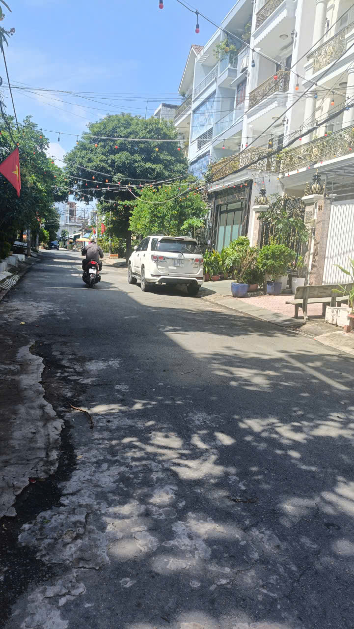 BÁN NHÀ MẶT TIỀN ĐƯỜNG SỐ 6D,KHU TÊN LỬA (5m x 18m x 4 TẦNG) 12 TỶ TL