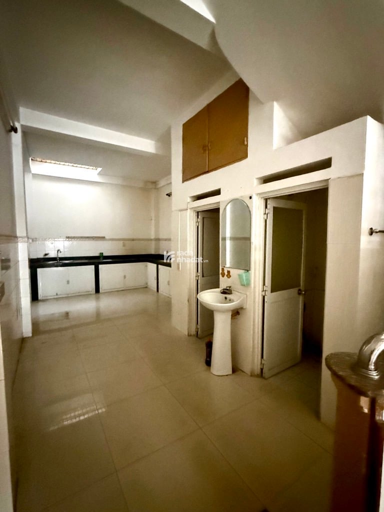 HẺM THÔNG- HÀNG XÓM VĂN MINH - CÁCH MẠNG THÁNG TÁM  58M2 