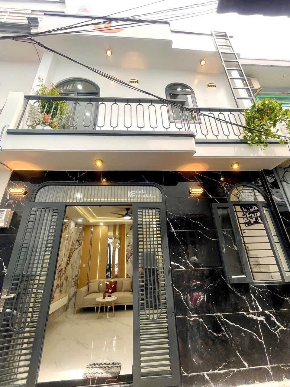 Bán gấp nhà 1 Tỷ 650 đầy đủ NT đường Bùi Quang Là P12 Gò Vấp , 2PN - Sổ hồng riêng