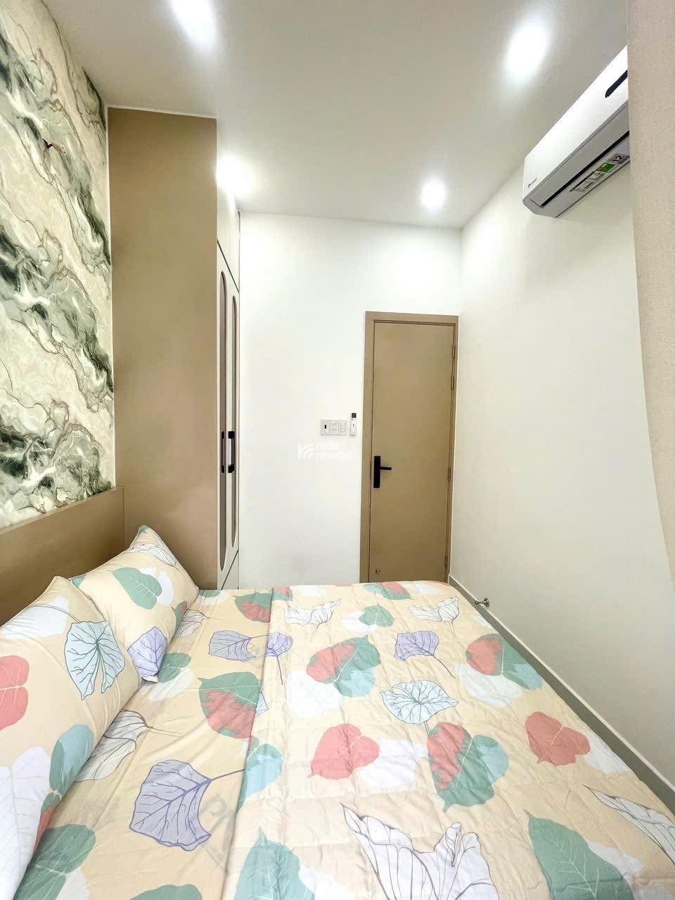 Bán gấp nhà 1 Tỷ 650 đầy đủ NT đường Bùi Quang Là P12 Gò Vấp , 2PN - Sổ hồng riêng