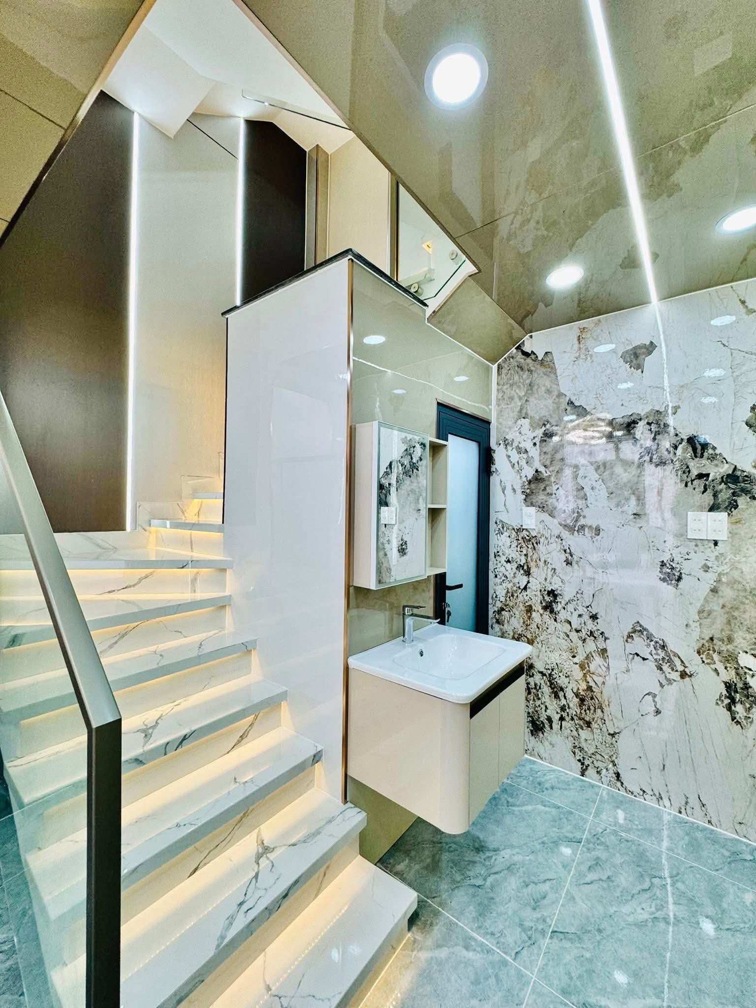 Cực hiếm nhà 32m2 đường Phạm Văn Chiêu, P14 Gò Vấp. Giá 2 tỷ 480, hẻm 5m, sổ riêng