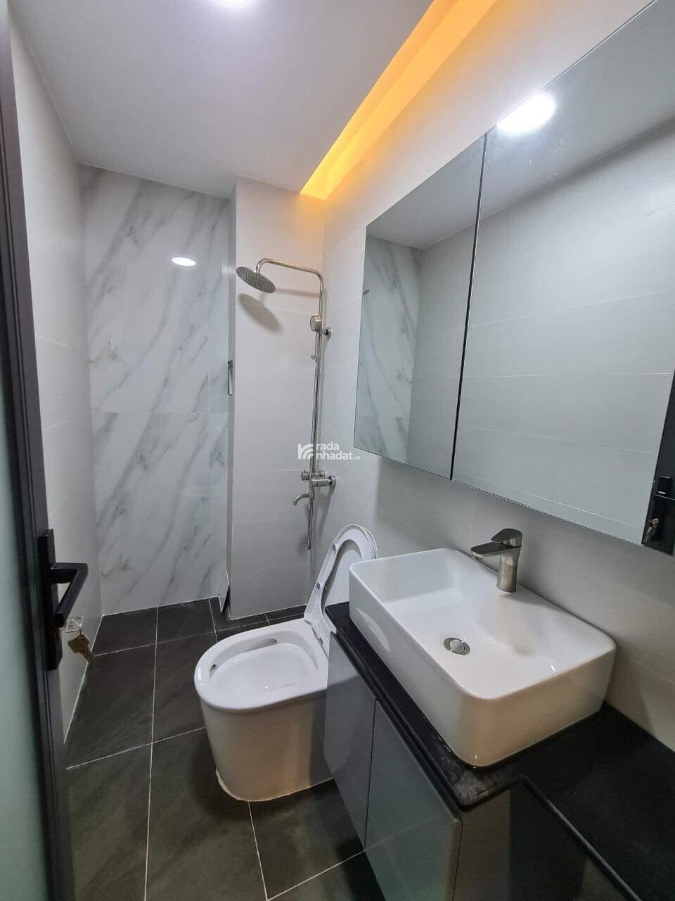  Bán nhà 3 tầng HXH đường Phạm Văn Chiêu, Dt 4x13m- Giá 5 tỷ 9 