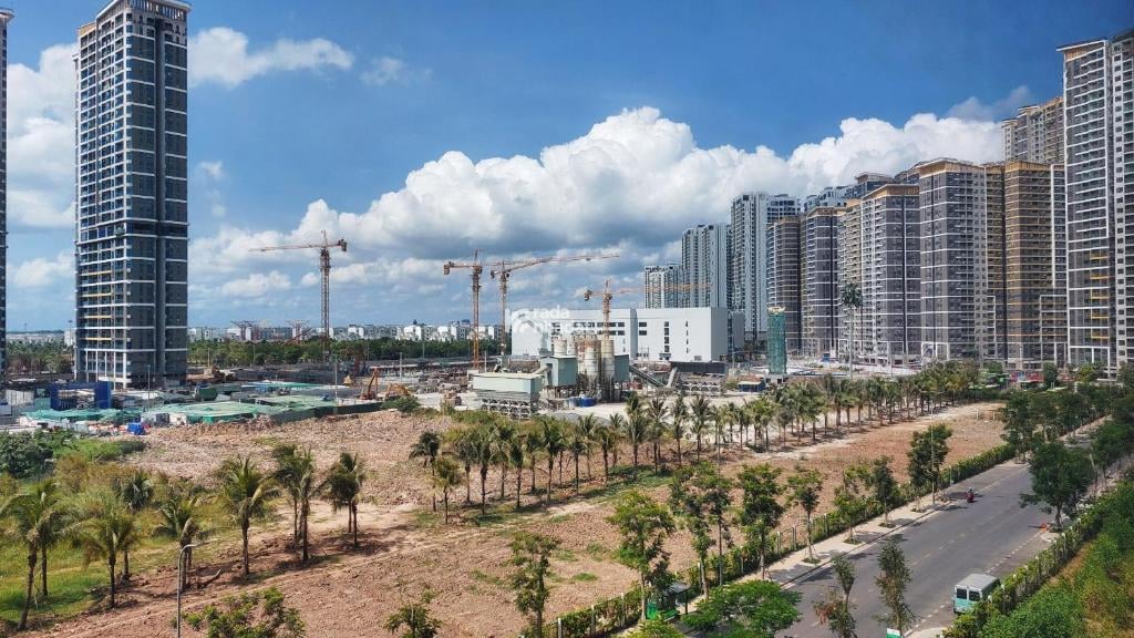 BÁN NHÀ VINHOMES GRAND PARK GIÁ 3TỈ4 - CĂN HỘ 2 PHÒNG NGỦ  ( 70m2 ) ** THE BEVERLY SOLARI 