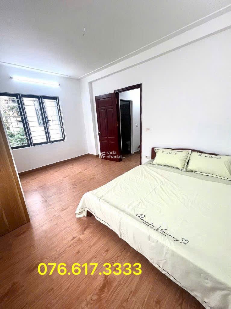 Chính chủ nhờ em Việt bán nhà đẹp Ỷ La chưa đến 5 tỷ