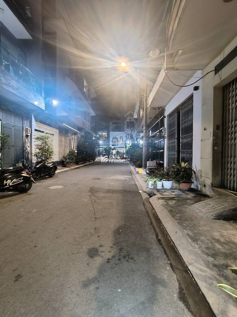 GẦN NGÃ TƯ ÂU CƠ-THOẠI NGỌC HẦU -HẺM TO NHƯ MẶT TIỀN - XE TẢI NÉ NHAU -4X16m- CHỈ  8 TỶ 6