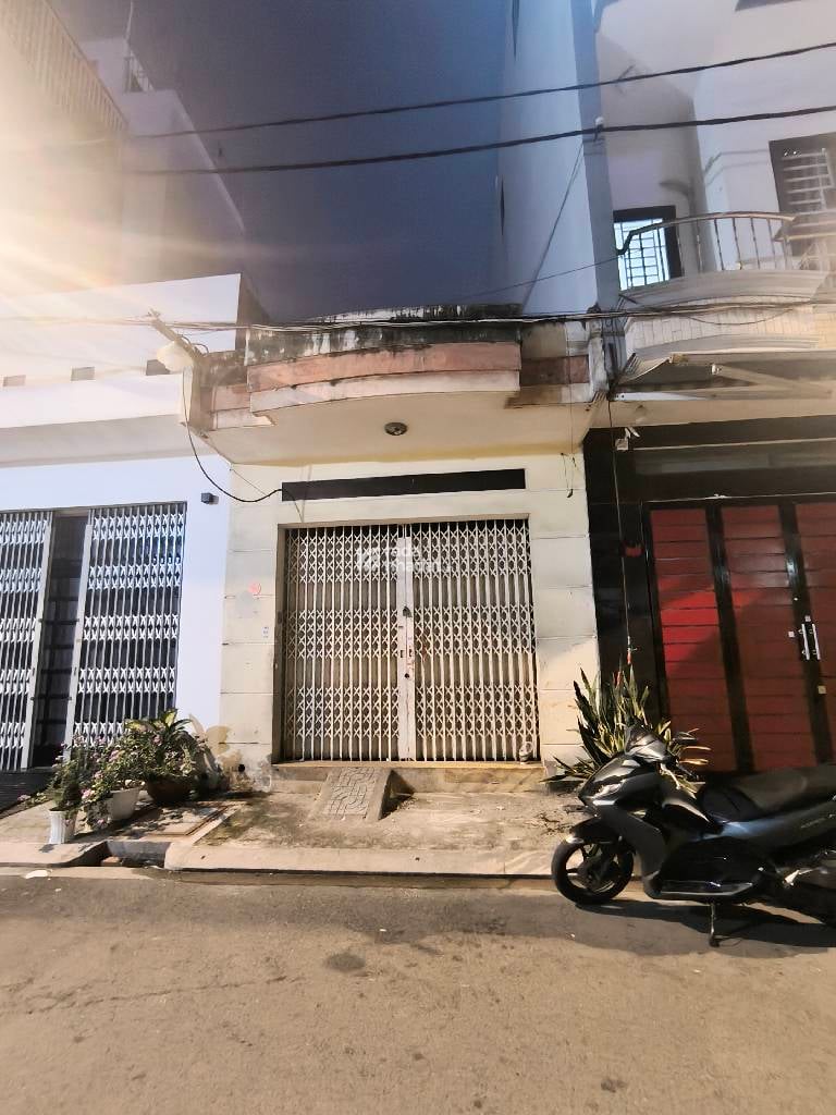 GẦN NGÃ TƯ ÂU CƠ-THOẠI NGỌC HẦU -HẺM TO NHƯ MẶT TIỀN - XE TẢI NÉ NHAU -4X16m- CHỈ  8 TỶ 6
