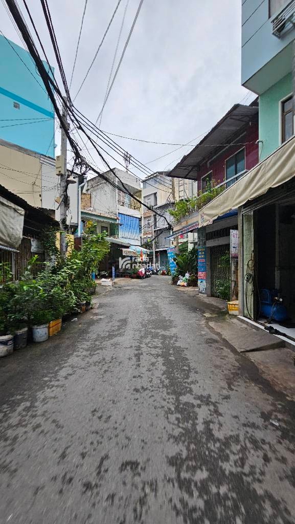 HẺM XE HƠI SÁT NHÀ, LẠC LONG QUÂN, TÂN BÌNH, CÓ KC Ở NGAY. GIẢM 350TR CHỈ 2.3T