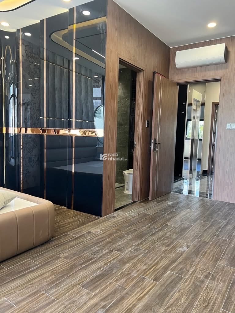 Bán Nhà Mặt Tiền Phạm Hữu Lầu, Quận 7 – Nhà Mới, Thang Máy, Nội Thất Cao Cấp- 18.6 Tỷ