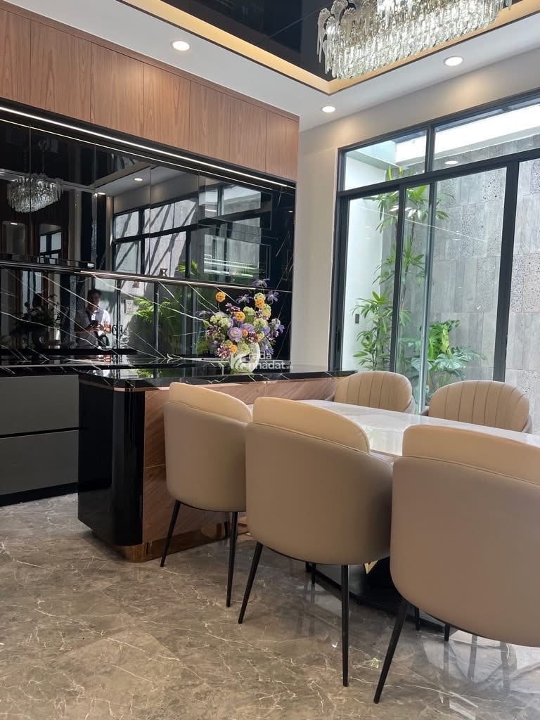 Bán Nhà Mặt Tiền Phạm Hữu Lầu, Quận 7 – Nhà Mới, Thang Máy, Nội Thất Cao Cấp- 18.6 Tỷ