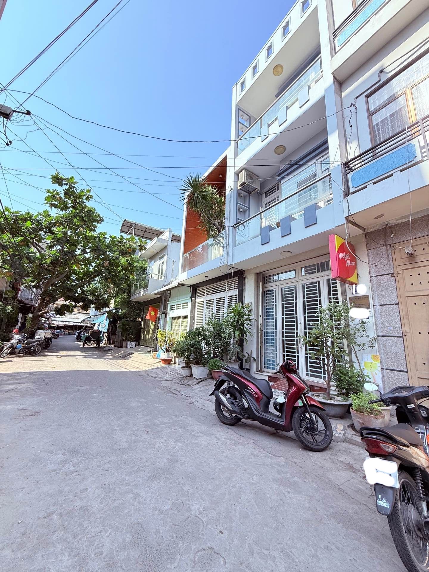 Nhà khu an ninh đường 8m Tân Thắng, kế AEON, 64m2, 3 tầng, 4PN, Chỉ 8.6 tỷ