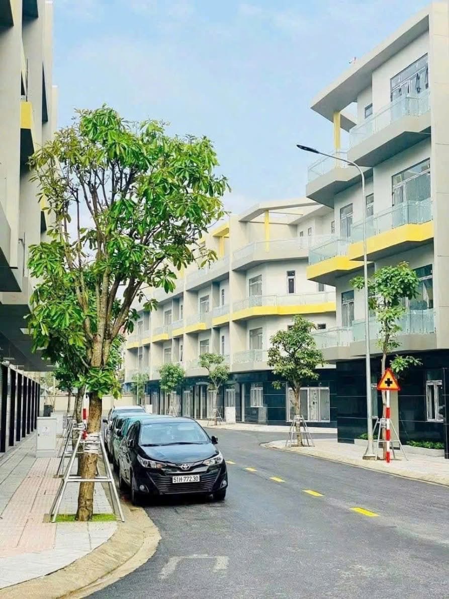 Chốt nhà phố Bcons City Life- sở hữu tài sản riêng sông trọn tiện nghi