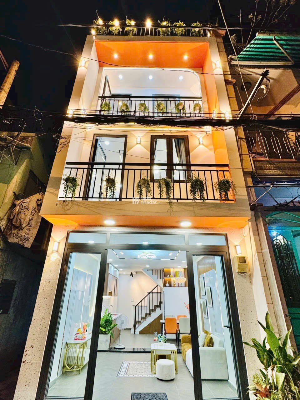 Ngộp! Bán nhà 31m2 giá 5tỷ 150 đường Nguyễn Trọng Tuyển, P8, Phú Nhuận. Hẻm oto