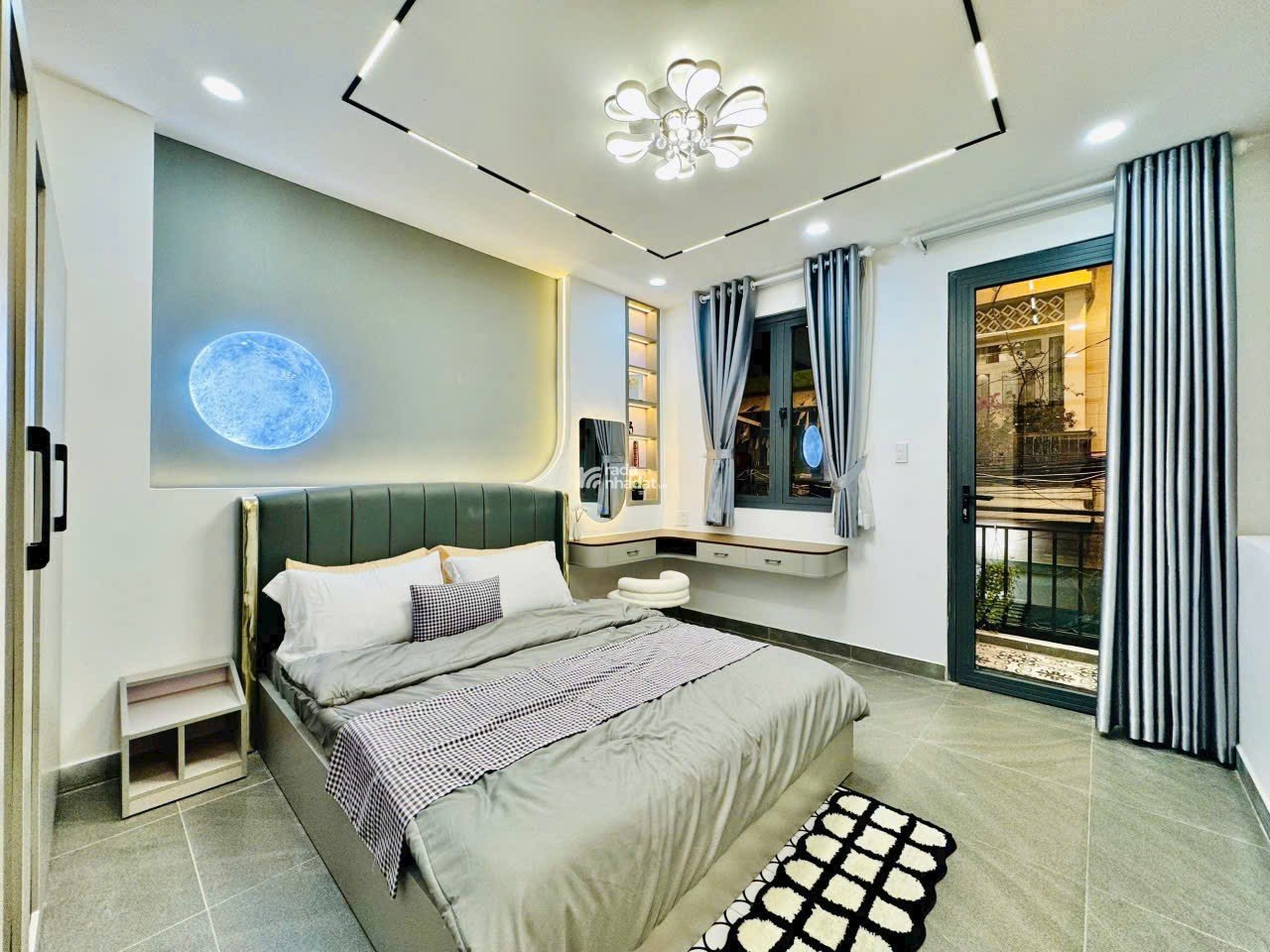 Ngộp! Bán nhà 31m2 giá 5tỷ 150 đường Nguyễn Trọng Tuyển, P8, Phú Nhuận. Hẻm oto