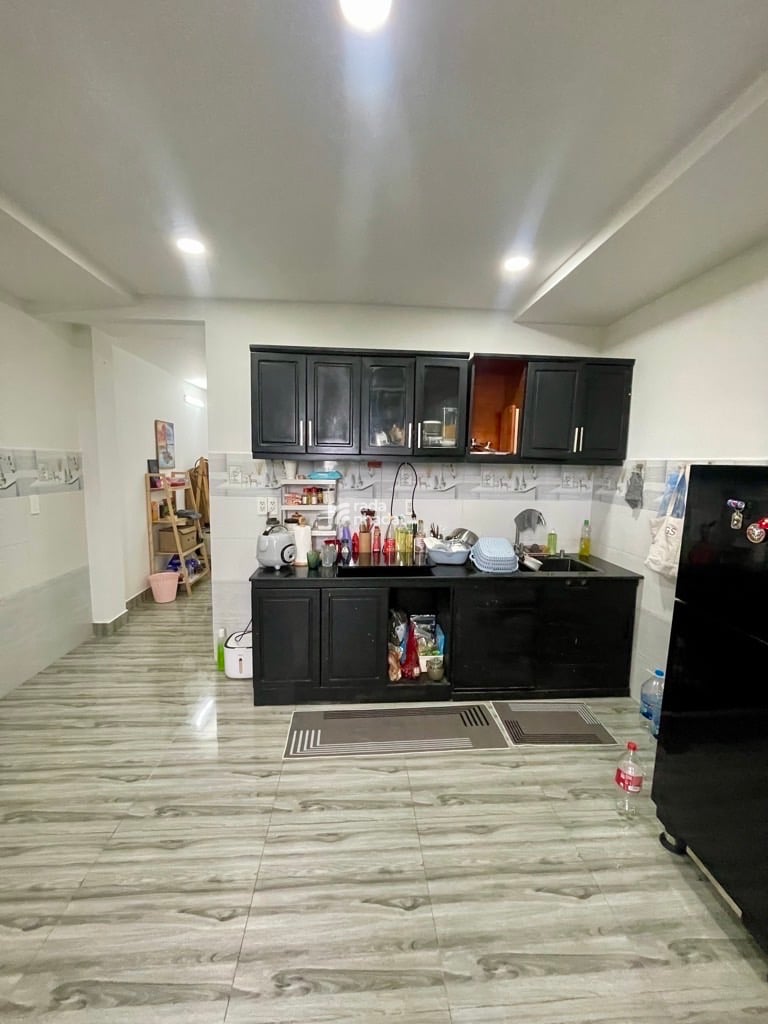 Bán căn hộ dịch vụ cho thuê gần đường tây thạnh lê trọng tấn