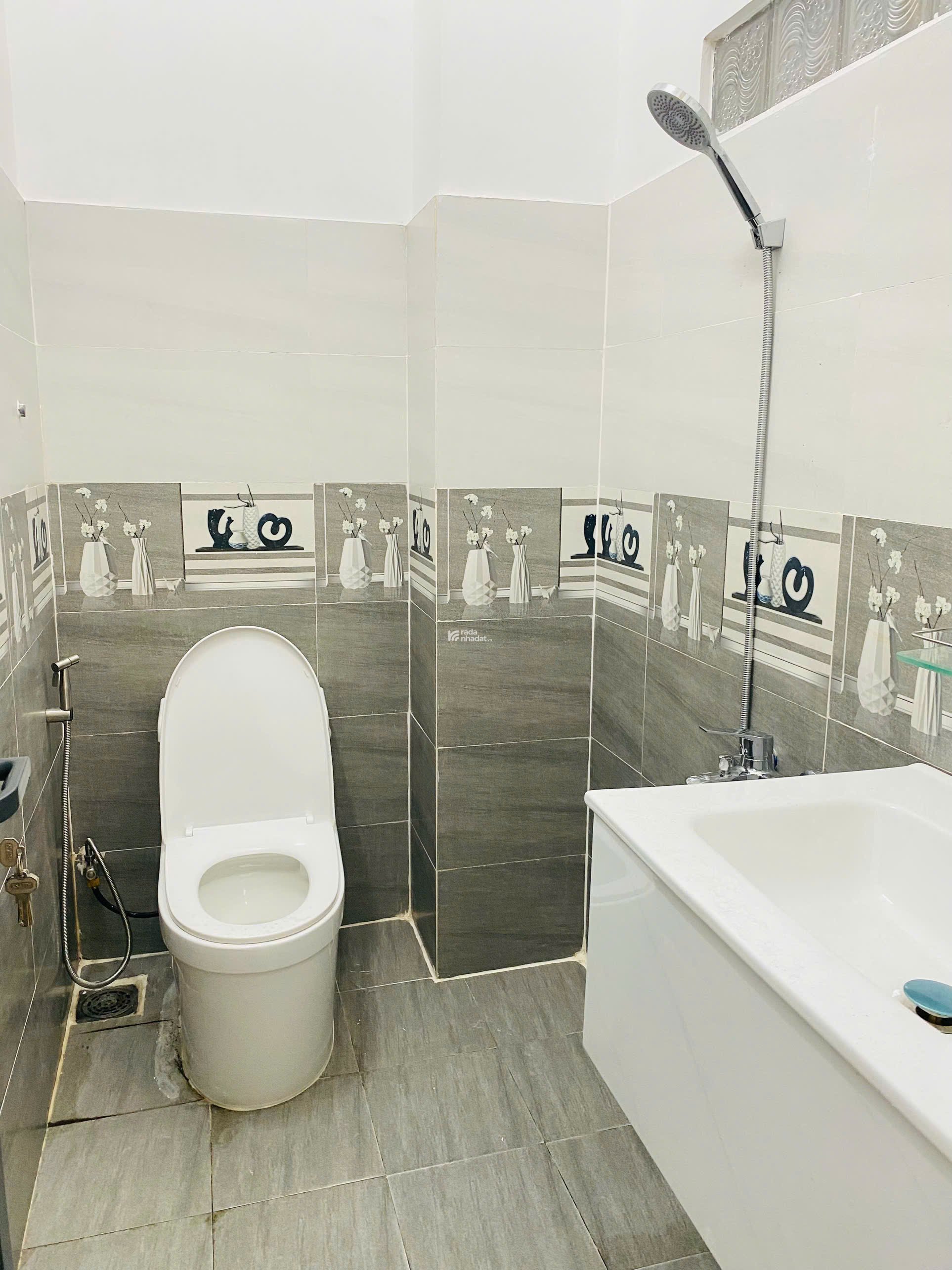 Bán nhà HXH cạnh MT đường Nguyễn Xí, Bình Thạnh 52m2, gần Vincom Nguyễn Xí, SHR giá 3 tỷ 950 TL