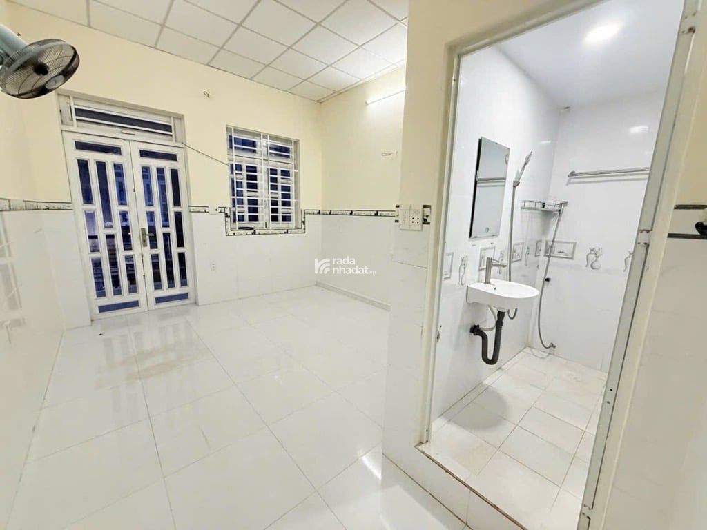 HẺM XE TẢI TRÁNH NHAU, KHU PHÂN LÔ ĐỒNG BỘ, SÁT BV ĐK THỦ ĐỨC, 4X14 CHỈ 6,5 TỶ.