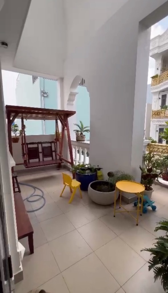 MUA 1 ĐƯỢC 2 - BIỆT THỰ PHỐ 4 TẤM, THÊM CHDV 12 PHÒNG - SẴN DOANH THU 50 TRIỆU/ THÁNG - GẦN NGAY HO