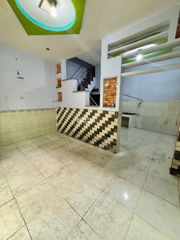 Nhà Tạ Quang Bửu hẻm dân trí cao. 35m2. 2980. Kết cấu 3tầng. 2PN, 3WCPL chuẩn. 