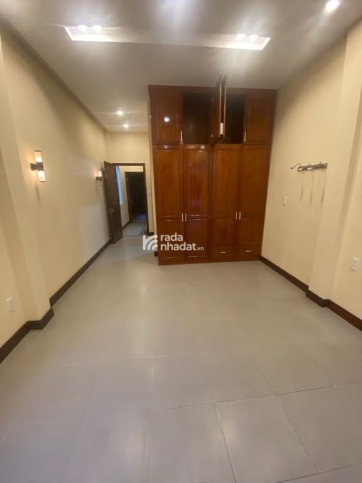 BÁN NHÀ MAI XUÂN THƯỞNG QUẬN 6 200M2 HẺM XE HƠI 10M 22 TỶ KẾ CHỢ LỚN