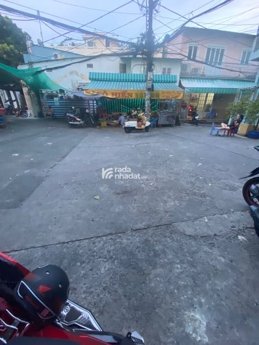 BÁN NHÀ MAI XUÂN THƯỞNG QUẬN 6 200M2 HẺM XE HƠI 10M 22 TỶ KẾ CHỢ LỚN