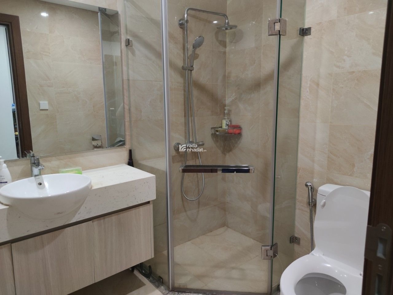 Bán CC Indochina Plaza Hanoi (IPH),193m2-4PN-Toà Đông-Tầng cao.Full nội thất.Không báo giá chênh,ảo