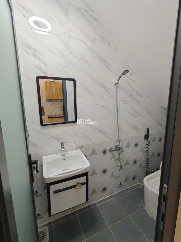 Lô nhì 1 xẹt - ngang 4M - đẹp full nội thất - cách mặt tiền 20M - vừa ở vừa kd - nhỉnh 4T TL