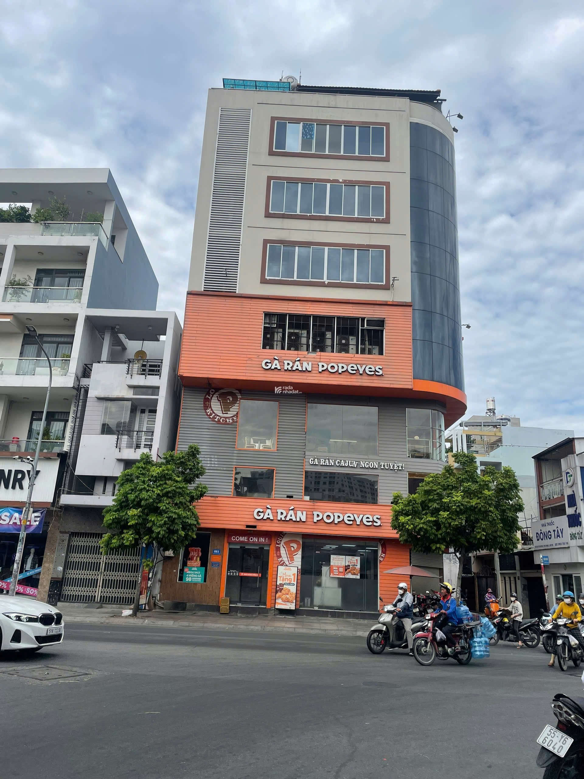 Bán Nhà Góc 2 mặt tiền đường Nguyễn Duy Trinh Q.2 DT 10x25m 4 tầng hđt 100tr giá 40 tỷ