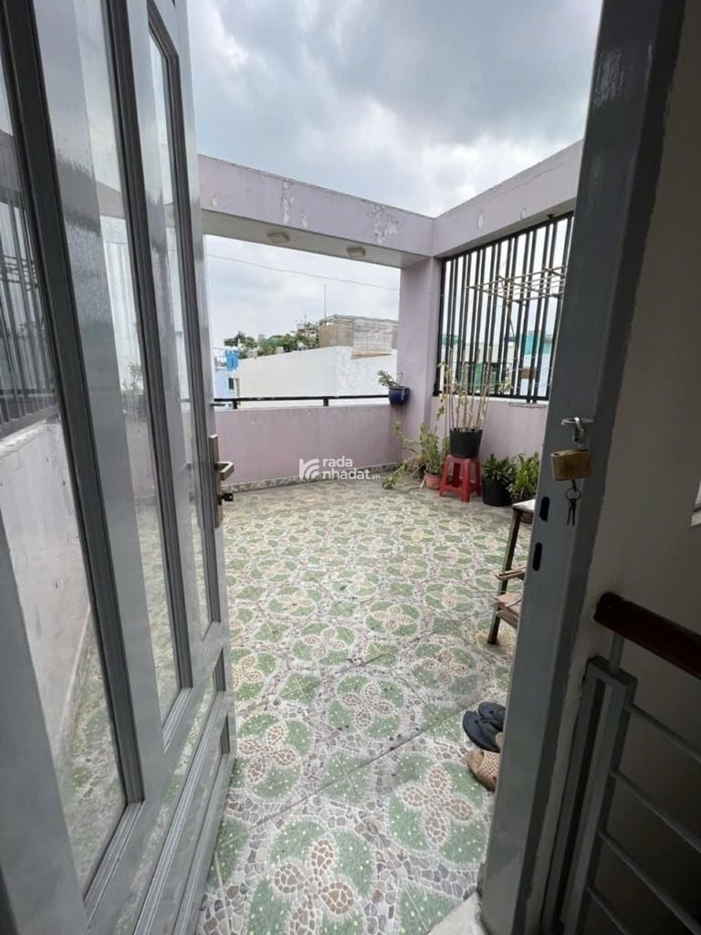 NHÀ 4TẦNG ĐƯỜNG PHẠM VĂN CHÍ. 36m2. HẺM TRƯỚC NHÀ 4M. 4PN, 3WC CÓ BAN CÔNG THOÁNG MÁT, 10M RA HXH