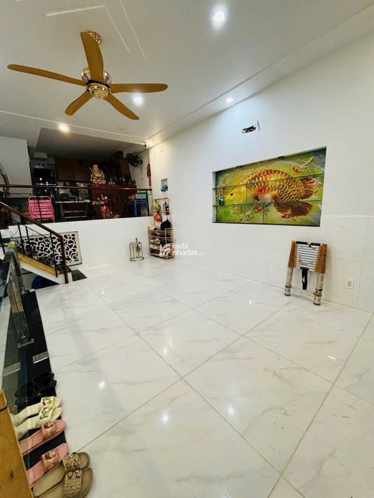 NHÀ 2 MT - GIÁ 5,4 TỶ - HXH THÔNG - NGANG KHỦNG 5.5M - SÁT KHU AEON BÌNH TÂN