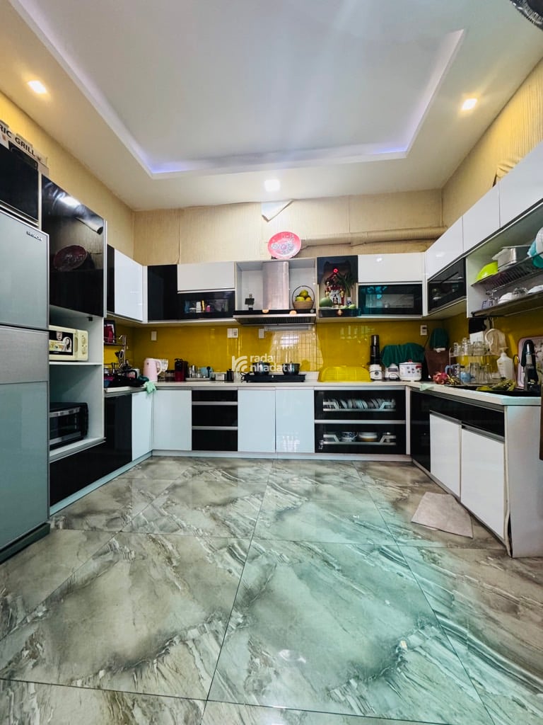 BIỆT THỰ GÓC KHU TÊN LỬA-NGAY AEON MALL BÌNH TÂN - 3 TẦNG- DT: 10*20M- 37 TỶ