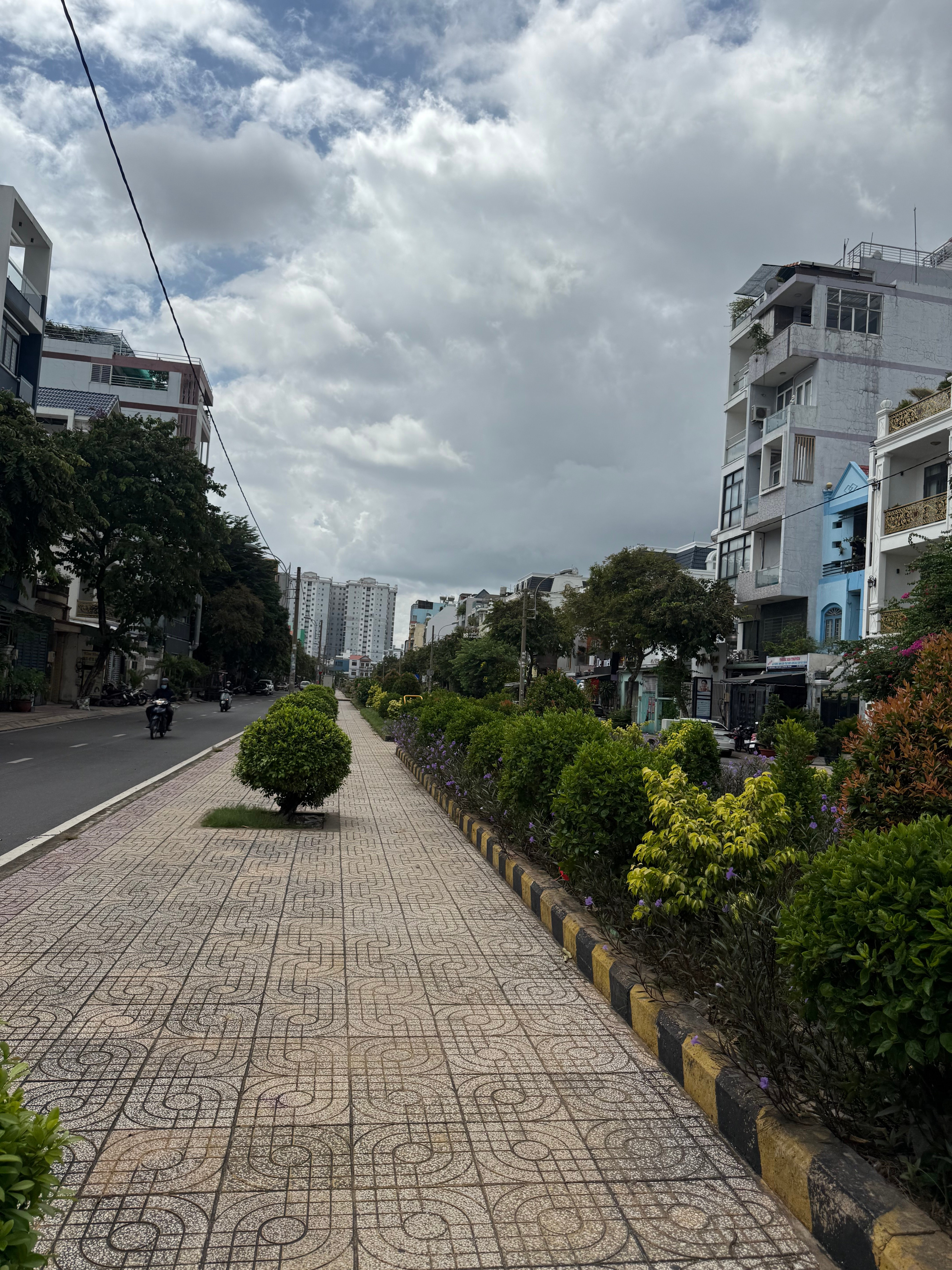 Mặt Tiền Hiền Vương Q. Tân Phú, Xây 4Tầng ST, 88m2 N.4m View Công Viên
