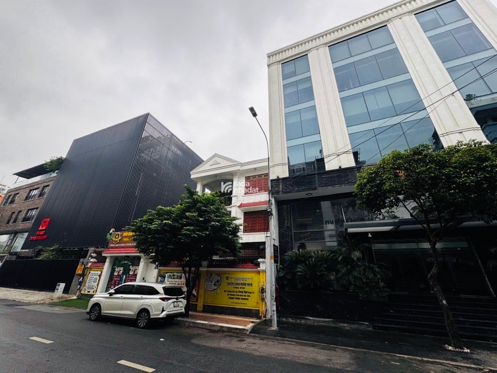 SIÊU MẶT TIỀN SÂN BAY  CỰC HIẾM NHÀ BÁN- VUÔNG A4 NGANG KHỦNG 15M- DÒNG TIỀN HƠN 1 TỶ/ NĂM. 