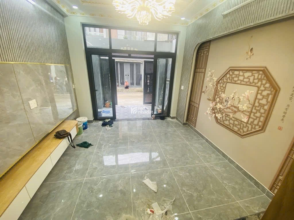 Bán Nhà Long Trường Quận 9 - 3 Tầng Ở Ngay - Đường 6m - Giá Nhỉnh 5 Tỷ