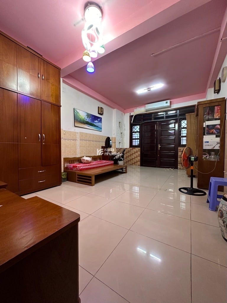NGỘP BANK NGUYỄN TRÃI -P.8-Q.5 - DT: 4.2X16.268M2, 3 TẦNG  THANG MÁY- CHỈ 16 TỶ 9