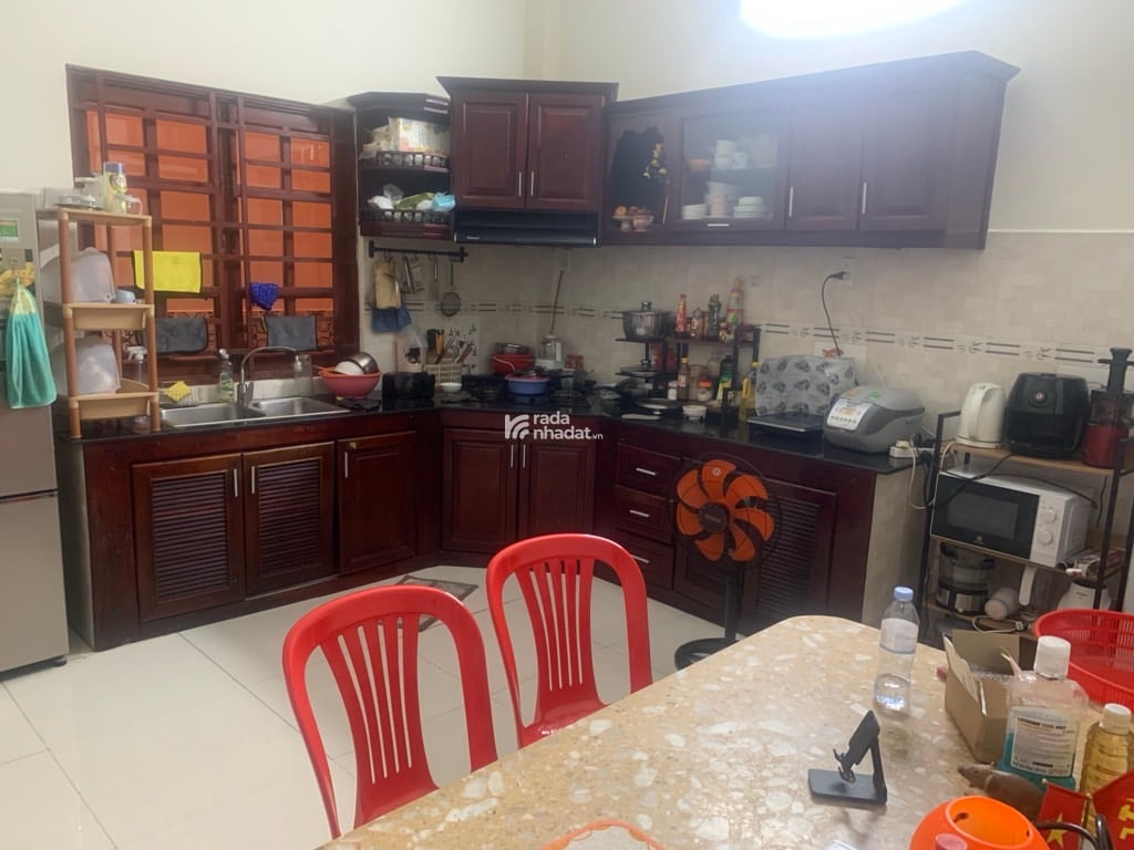 NHÀ ĐẸP Ở NGAY, HẺM TO XE TẢI TRÁNH NHAU, GẦN CHỢ TAM HÀ 3 TẦNG 5X14 CHỈ 8,8 TỶ.