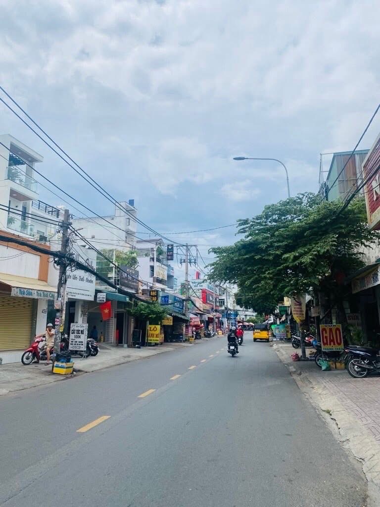 NHÀ 4 TẦNG NGANG HƠN 6M CÓ HẦM RẤT PHÙ HỢP LÀM VP CTY Đất Mới-Bình Trị Đông A Bình Tân,