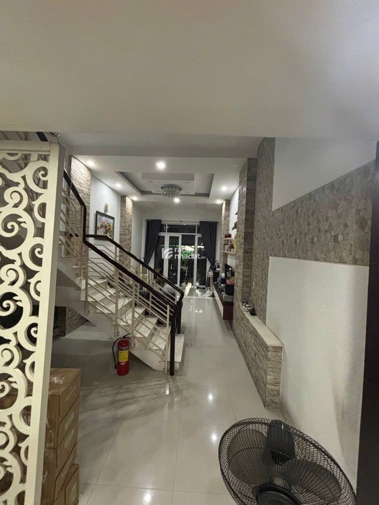 Mặt tiền Kinh Doanh - Trần Tấn -Tân Sơn Nhì Tân Phú - DT: 4x18m - 12 tỷ 6