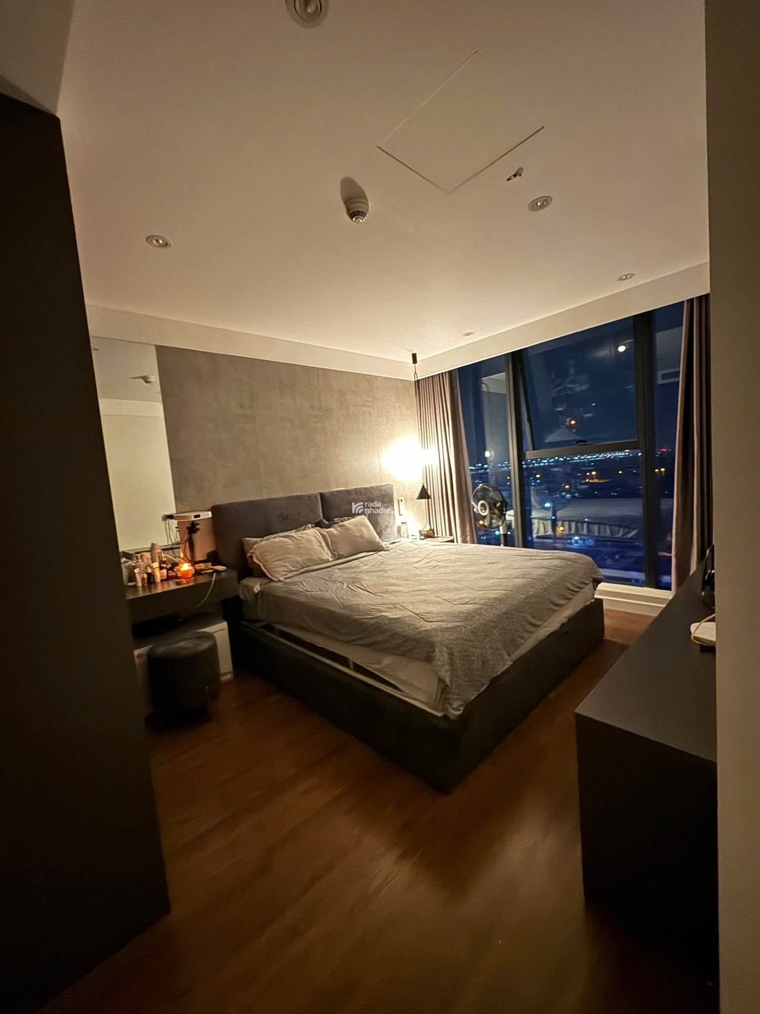 Cho thuê penthouse Sunshine City 170m2 4PN. Giá cho thuê chỉ 45 triệu. Nhà mới 100%. 0982 623 ***